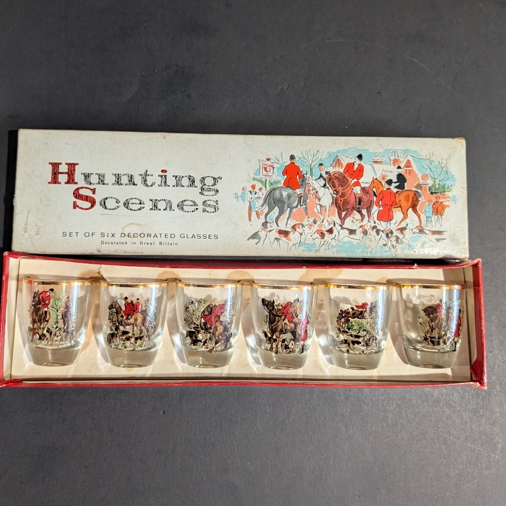 6 Vintage Fox Hunting Scenes Shot Glasses Decorated in England with Display Case